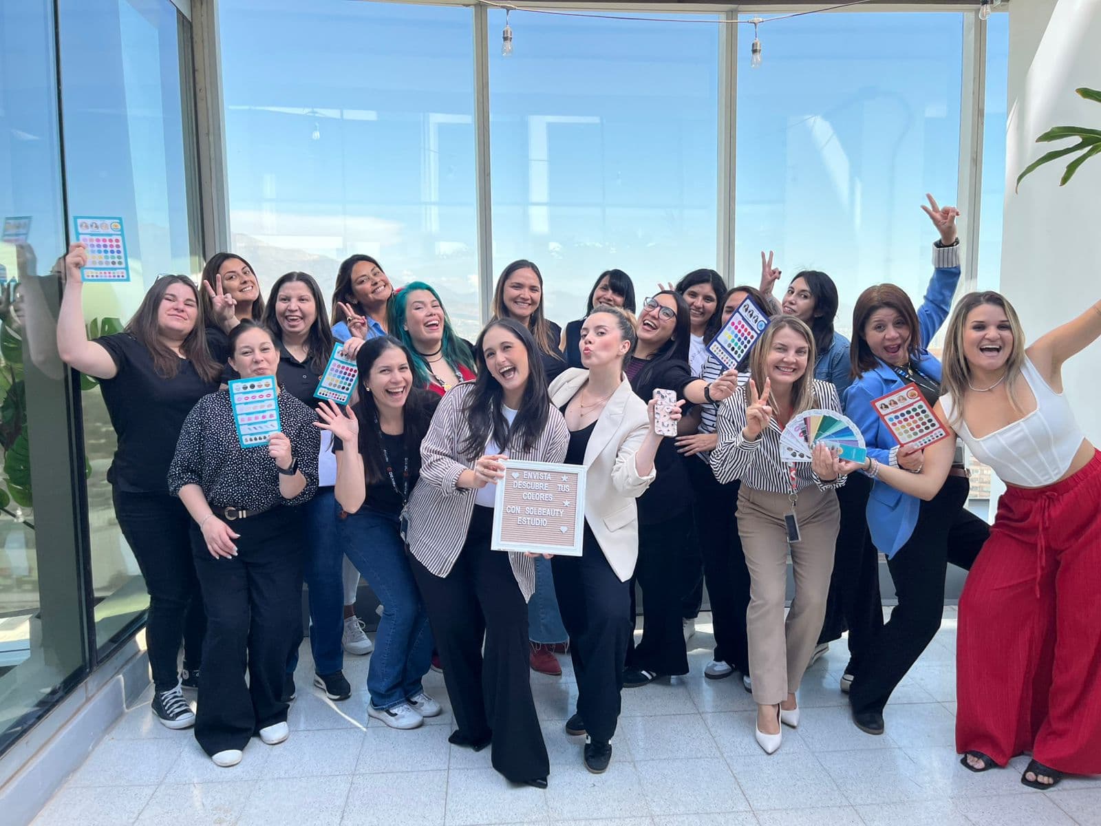 Taller corporativo de colorimetría con equipo de Envista